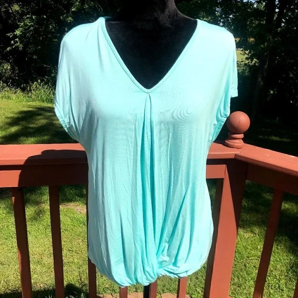 Woman's Twist tie Pullover Short Sleeve V-neck Top sz Med